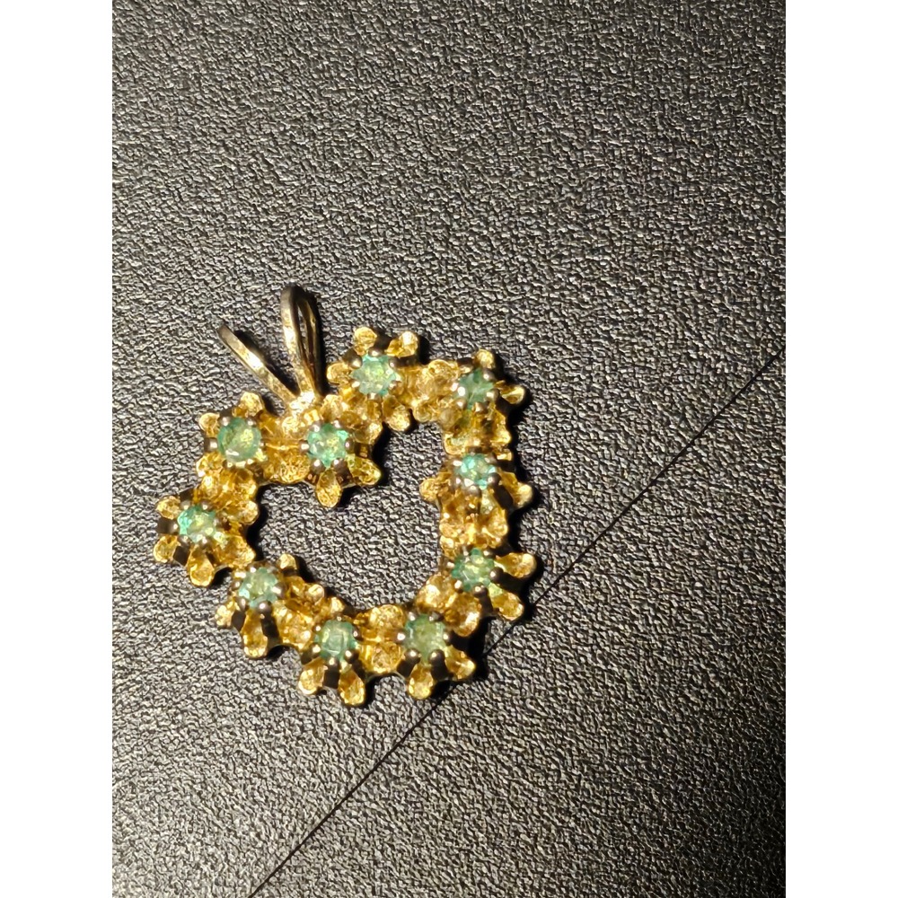 Vintage Gold Tone Floral Heart Pendant Green Stone Wreath Charm